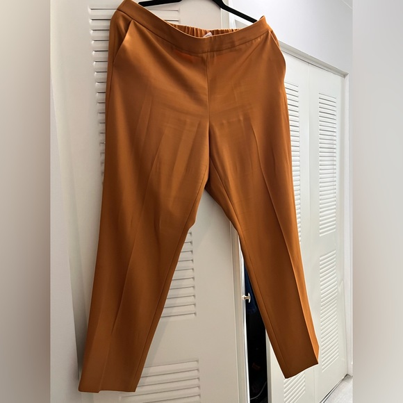 Calvin Klein - Picture 3 of 8